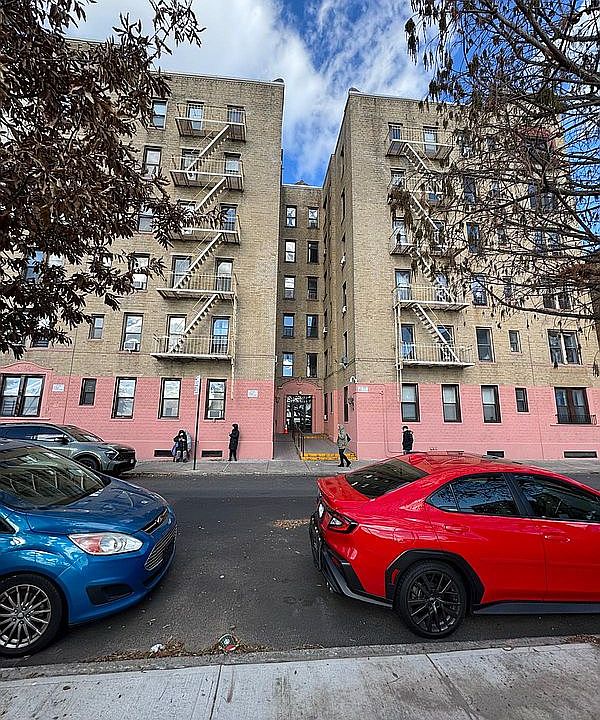 1st image of 313 Brightwater Ct APT 2H