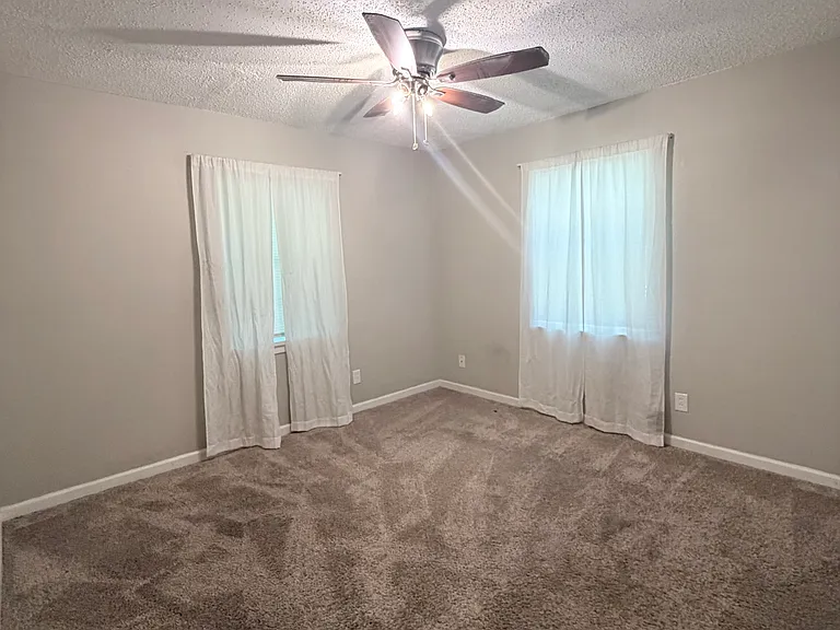 902 Lucerne Ave — Photo 8