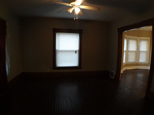 4th image of 1784 E 32nd St
