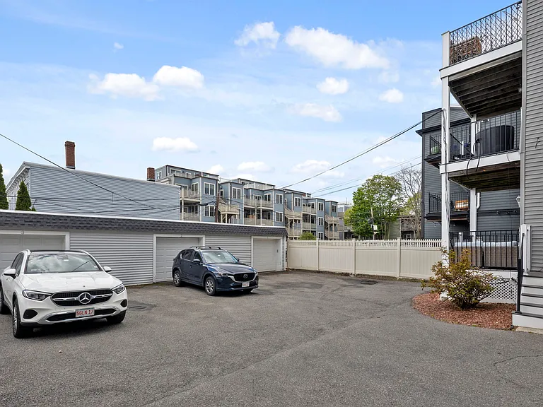 865 E 2nd St #1 — Photo 27