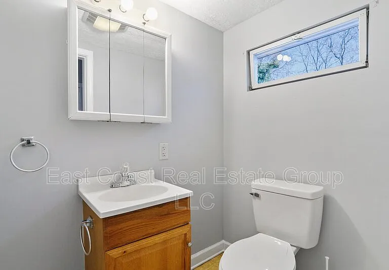 721 2nd St #A — Photo 22
