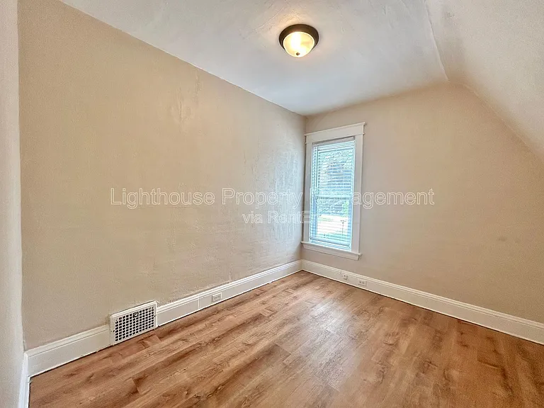 2550 Crozier Ave #2 — Photo 14