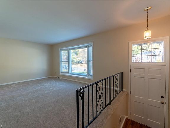 4th image of 3009 Shady Lawn Dr