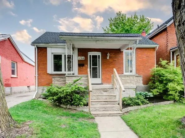 138 King St, Stratford, ON N5A 4R9