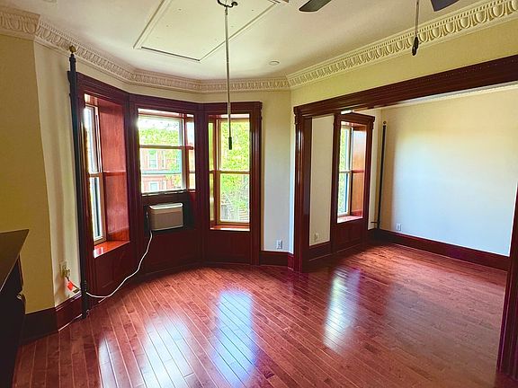 3rd image of 440 45th St #3