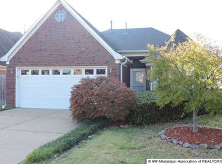 8351 Cross Point Dr, Olive Branch, MS 38654