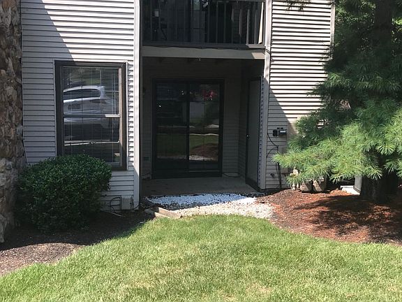 5th image of 101 Basswood Ct