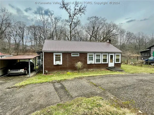 10522 Coal River Rd, Saint Albans, WV 25177