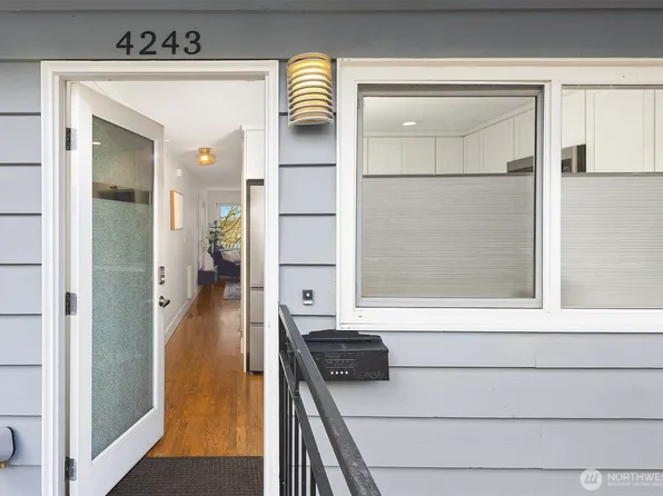 4243 Palatine Avenue N, Seattle, WA 98103