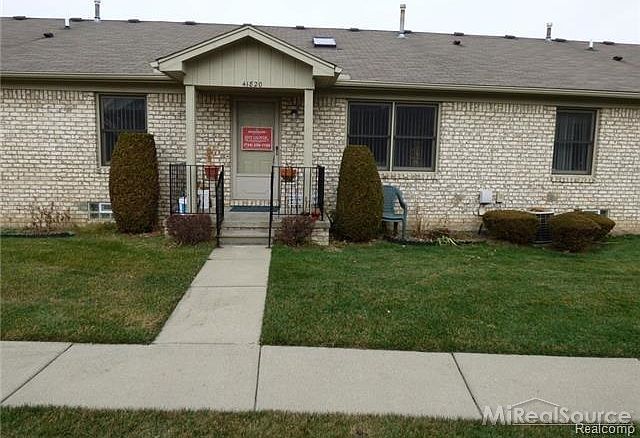 1st image of 41820 King Edward Ct Building 15