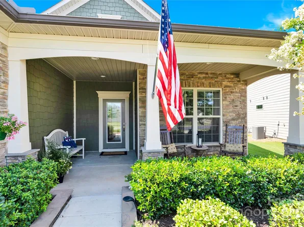 637 Birchway Dr, Fort Mill, SC 29715