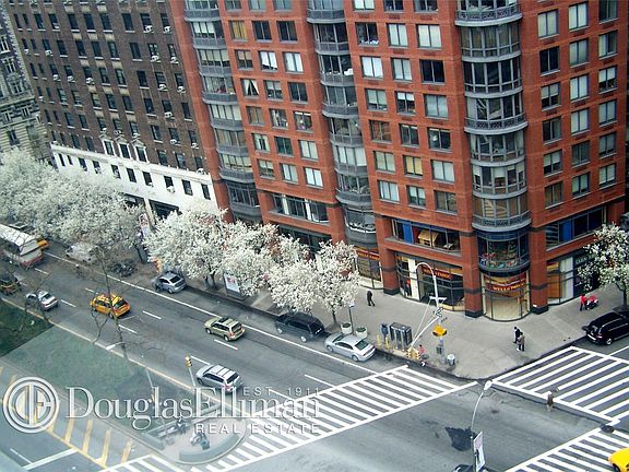 4th image of 2021 Broadway #15F