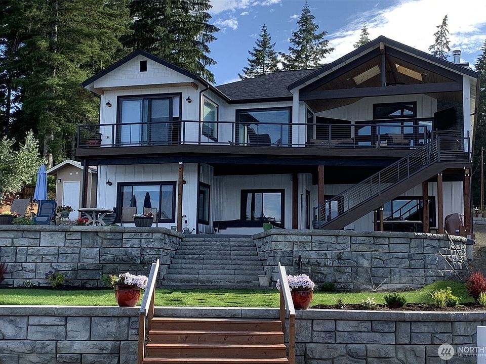 2nd image of 706 E Mason Lake Drive S