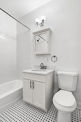 4th image of 347 W 55th St APT 2K