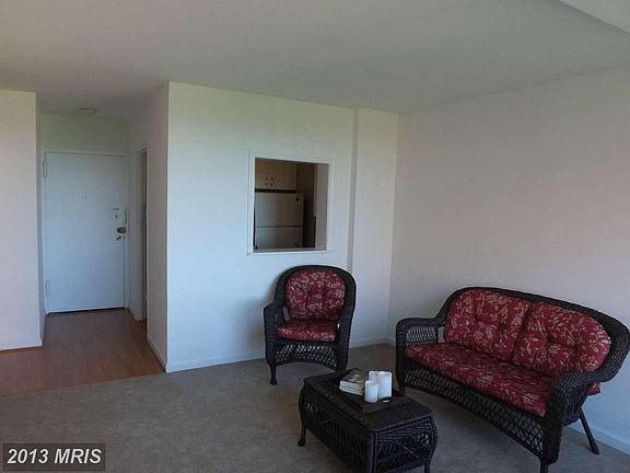 2nd image of 1021 Arlington Blvd APT 840