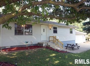 102 Brandy Dr, Mackinaw, IL