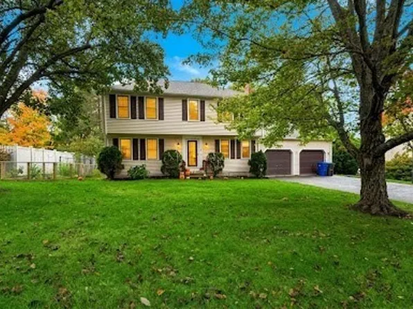 15 Tammie Rd, Hopedale, MA 01747