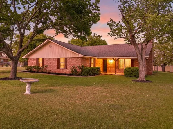 776 April Ln, China Spring, TX 76633