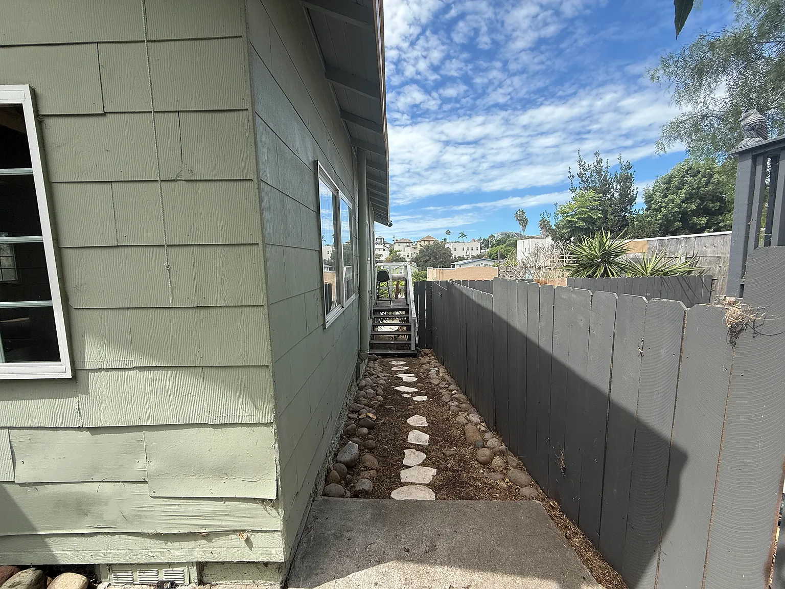 3 bed, 1100 sqft, $2,650 — Photo 2