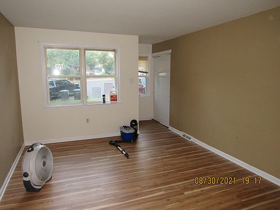 Living Room #1 with new floor (17 Ft X 12 Ft).