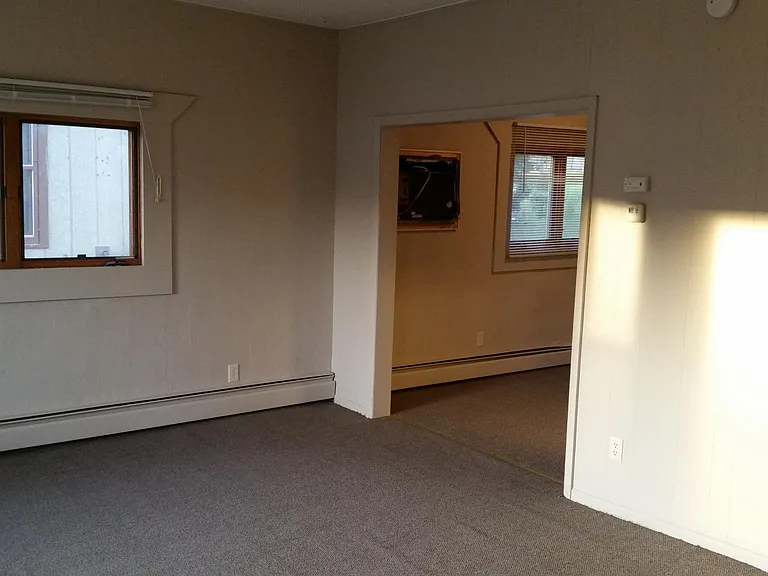109 E Ash Ave — Photo 6