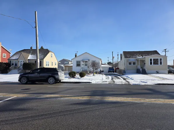 4241 Ruby St, Schiller Park, IL 60176