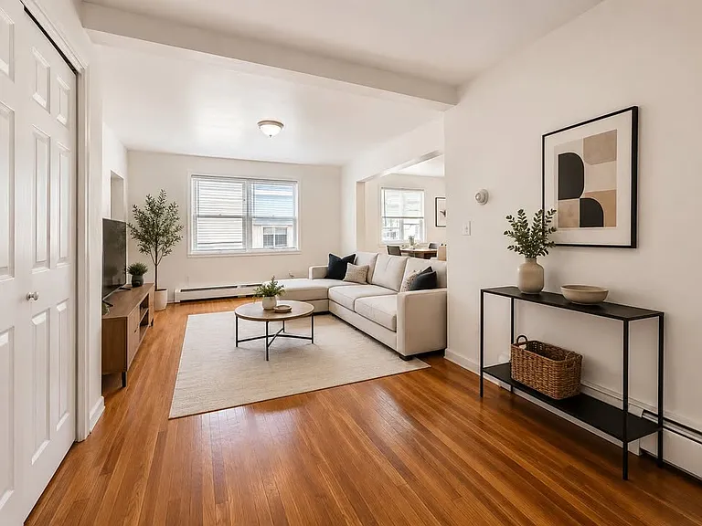 34 Franklin Ave #8 — Photo 1