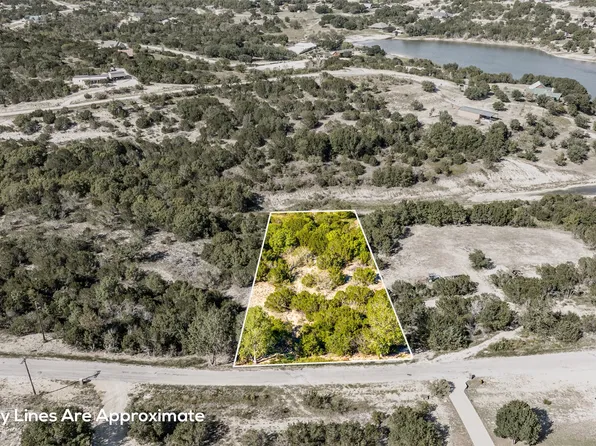 3250 Beacon Lake Dr, Bluff Dale, TX 76433