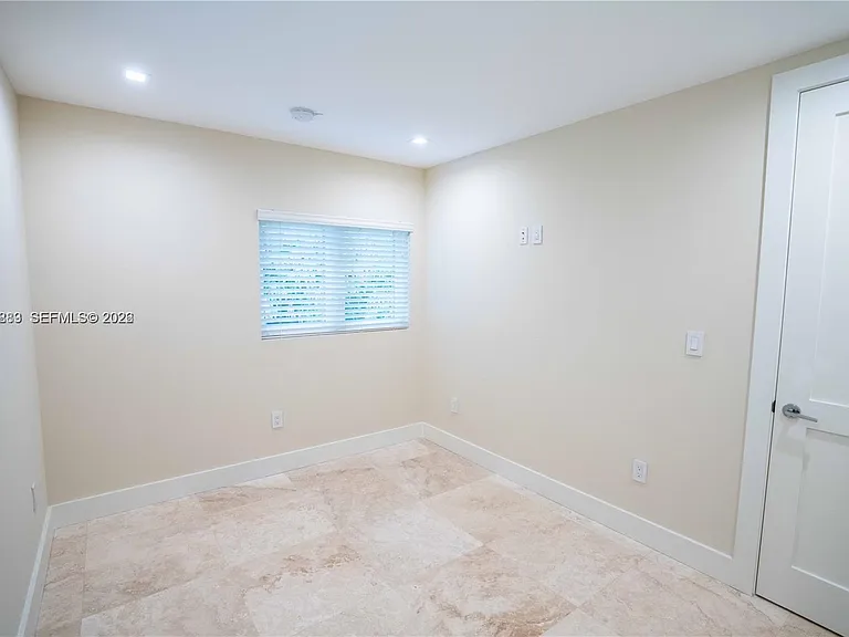 4150 Monserrate St — Photo 32
