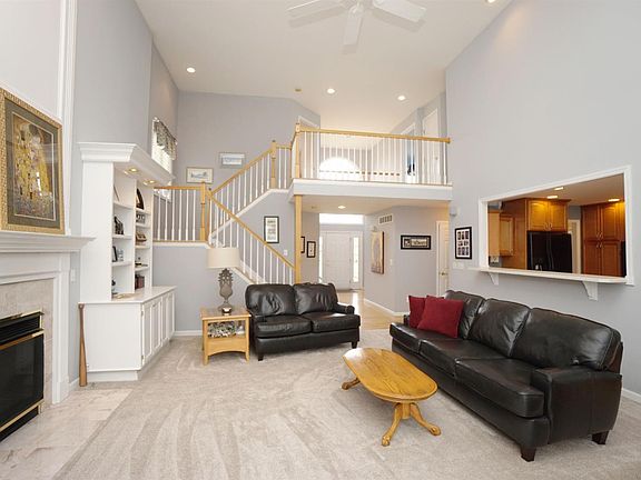 5th image of 11040 Valleystream Dr