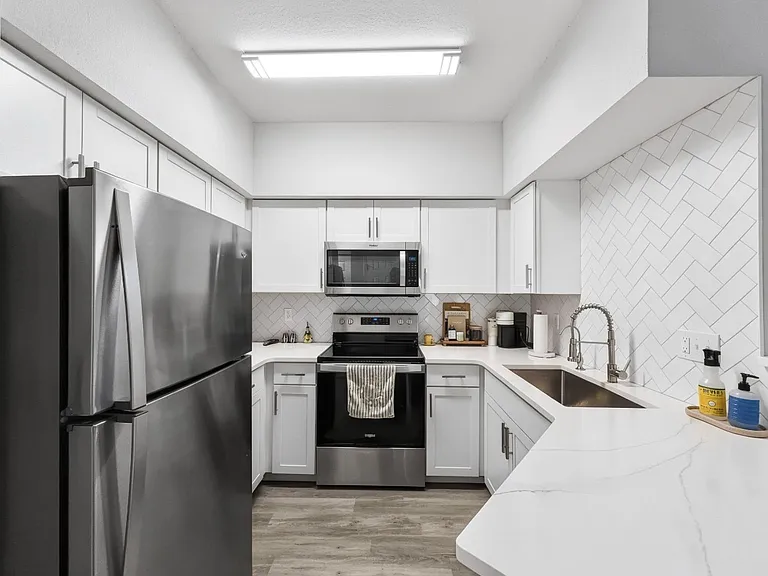 23640 Walden Center Dr #206 — Photo 2