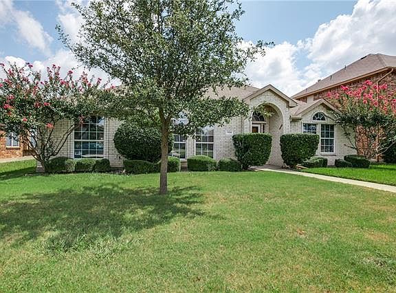 2nd image of 1106 Hampshire Ln