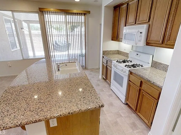8240 Triplett Ln — Photo 3