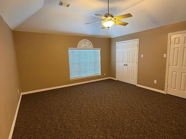 9110 Prairie Trails Dr — Photo 13