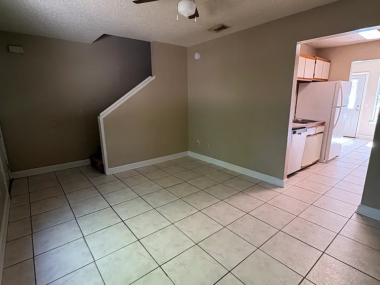 720 Morningside Ln — Photo 7