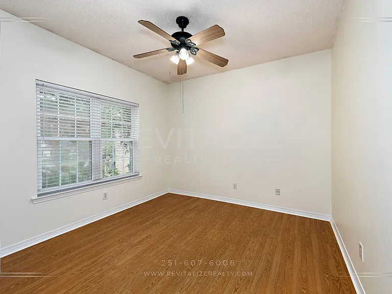 105 Ventura Cir — Photo 20