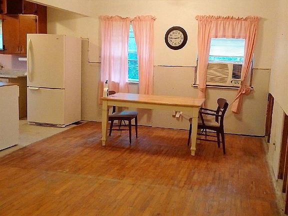 3rd image of 2032 Orange Acres Dr