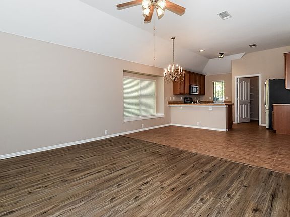 4th image of 2224 Kingsdale Ct
