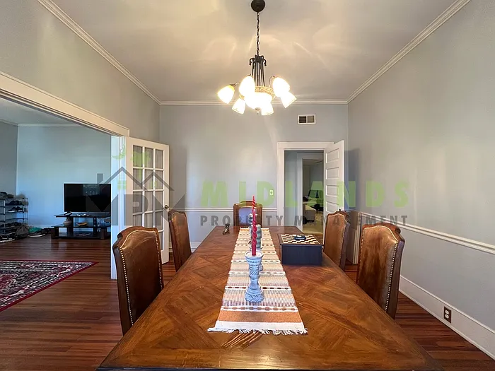 2417 Clark St — Photo 10