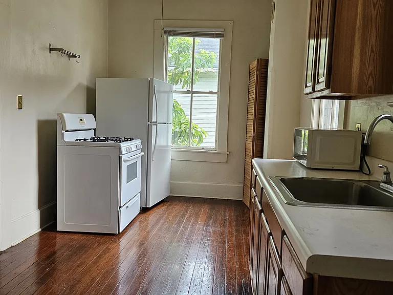 308 NW 2nd St #B — Photo 7
