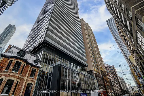 15 Grenville St #401 Photo 1