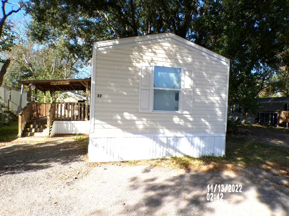775 Steele Rd, Alvin, TX