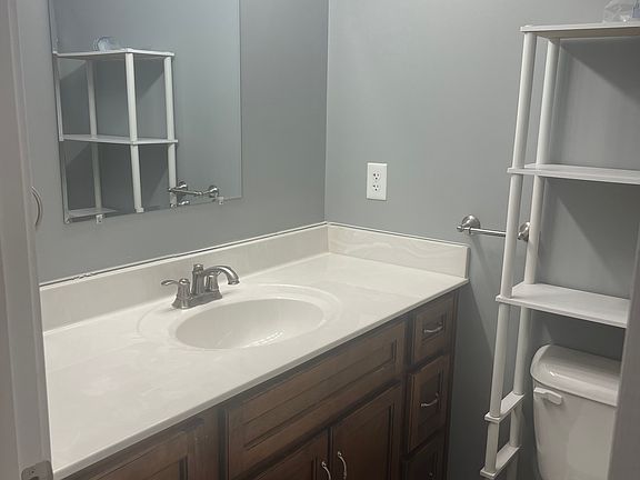 4th image of 108 Wood Ln