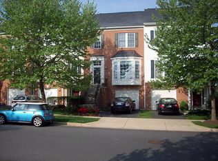 42979 Golf View Dr, Chantilly, VA