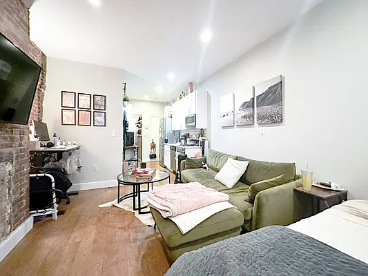 Rented by Compass | media 2
