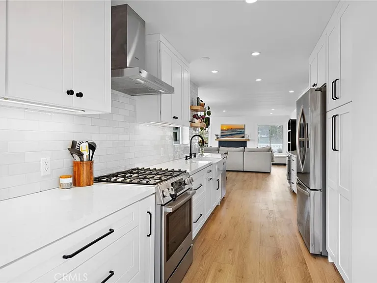 226 La Jolla Dr — Photo 20