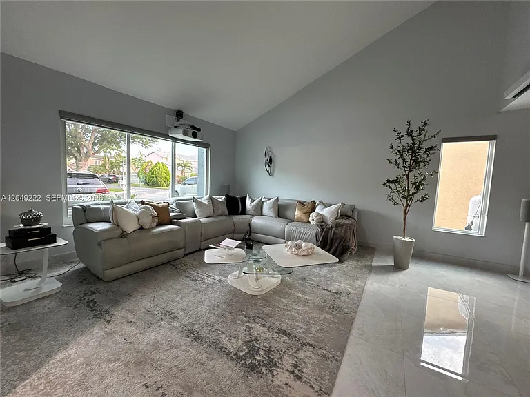 9368 SW 146th Pl — Photo 5