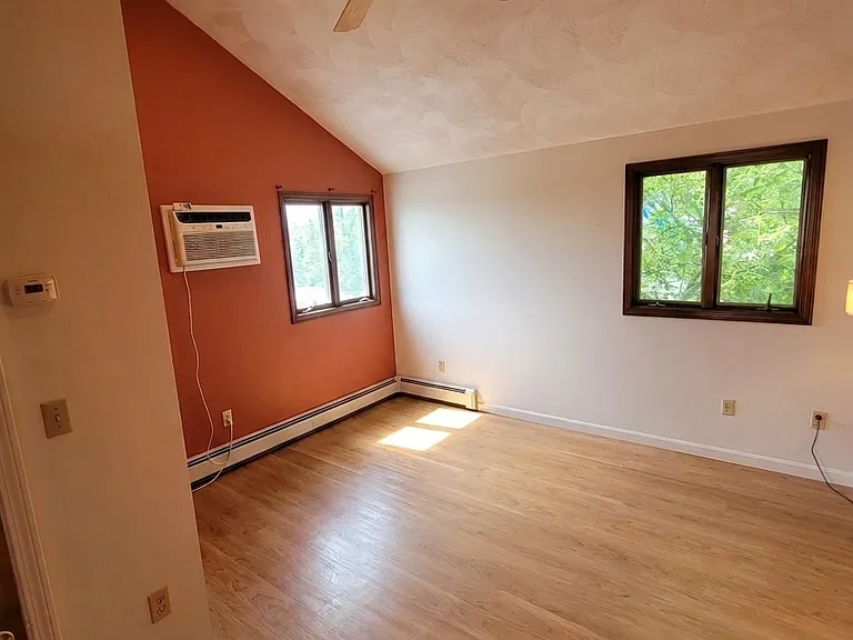45 Breezy Hill Ter — Photo 11