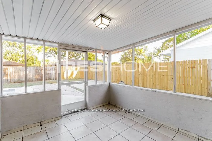 1624 Dolphin Dr — Photo 13