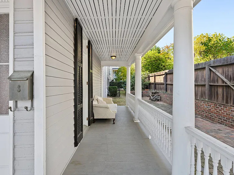 209 N Washington St — Photo 6